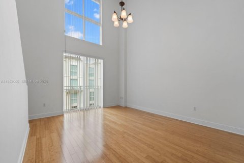 Copropriété à vendre à Miami, Floride: 2 chambres, 145.39 m2 № 2025870 - photo 5
