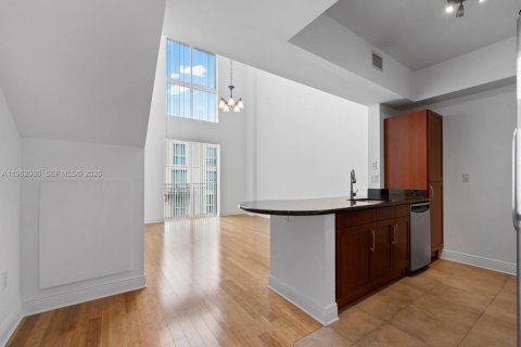 Copropriété à vendre à Miami, Floride: 2 chambres, 145.39 m2 № 2025870 - photo 2