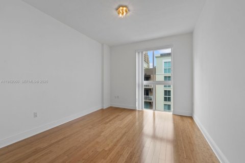 Copropriété à vendre à Miami, Floride: 2 chambres, 145.39 m2 № 2025870 - photo 13