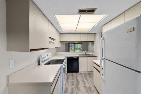 Copropriété à vendre à Tarpon Springs, Floride: 2 chambres, 104.52 m2 № 1824479 - photo 9
