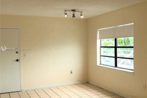 Снять в аренду кондоминиум в Хайалиа, Флорида 2 спальни, 79.15м2, № 2006711 - фото 8