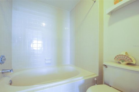 Condominio en venta en Saint Petersburg, Florida, 2 dormitorios, 106.37 m2 № 2157140 - foto 25
