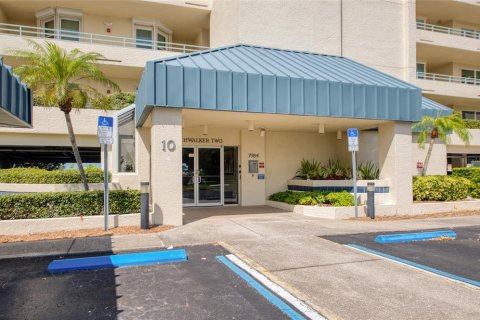 Condominio en venta en Saint Petersburg, Florida, 2 dormitorios, 106.37 m2 № 2157140 - foto 2