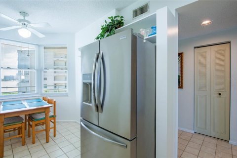 Condominio en venta en Saint Petersburg, Florida, 2 dormitorios, 106.37 m2 № 2157140 - foto 18
