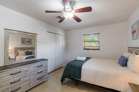 House in Sarasota, Florida 3 bedrooms, 140.47 sq.m. № 2156138 - photo 21