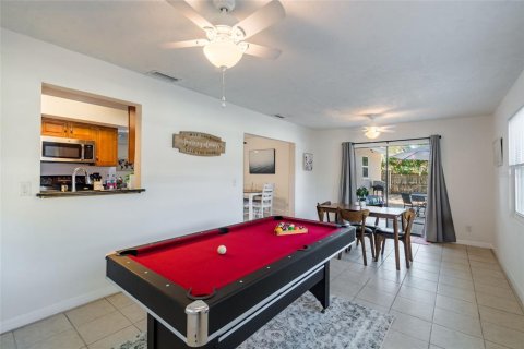 House in Sarasota, Florida 3 bedrooms, 140.47 sq.m. № 2156138 - photo 16