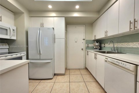 Copropriété à louer à Hollywood, Floride: 1 chambre, 72.46 m2 № 2037264 - photo 12