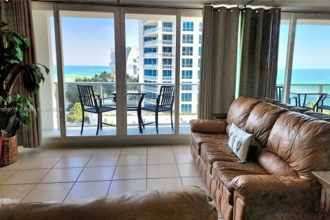 Copropriété à louer à Hollywood, Floride: 1 chambre, 72.46 m2 № 2037264 - photo 6
