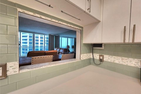 Copropriété à louer à Hollywood, Floride: 1 chambre, 72.46 m2 № 2037264 - photo 11