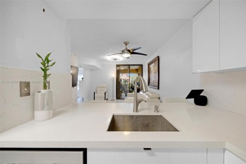Copropriété à vendre à Miami Lakes, Floride: 2 chambres, 78.97 m2 № 1772575 - photo 15