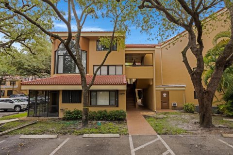 Copropriété à vendre à Miami Lakes, Floride: 2 chambres, 78.97 m2 № 1772575 - photo 2