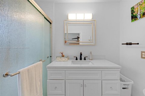 Copropriété à vendre à Miami Lakes, Floride: 2 chambres, 78.97 m2 № 1772575 - photo 24