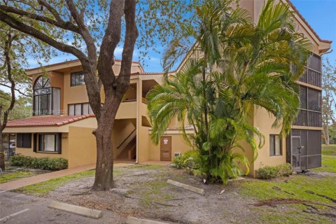Copropriété à vendre à Miami Lakes, Floride: 2 chambres, 78.97 m2 № 1772575 - photo 3