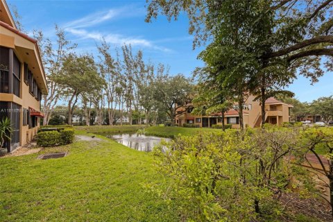 Copropriété à vendre à Miami Lakes, Floride: 2 chambres, 78.97 m2 № 1772575 - photo 5