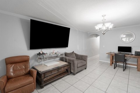 Townhouse in Riverview, Florida 3 bedrooms, 142.33 sq.m. № 2147506 - photo 20