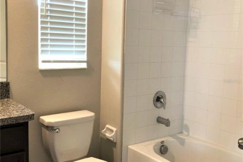 Adosado en alquiler en Tampa, Florida, 2 dormitorios, 143.16 m2 № 1903407 - foto 11