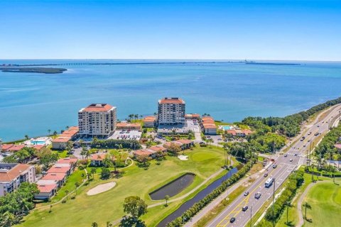 Condo in Saint Petersburg, Florida, 2 bedrooms № 2204070 - photo 17