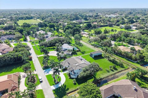 Villa ou maison à vendre à Plantation, Floride: 5 chambres, 424.93 m2 № 2394681 - photo 12