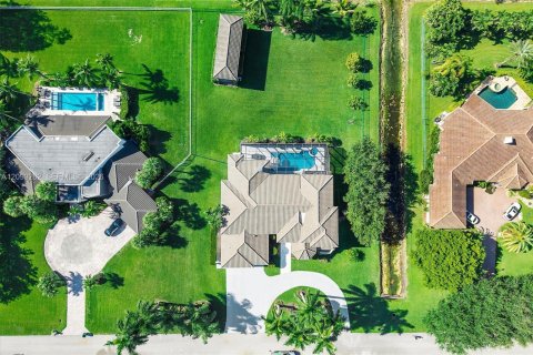 Villa ou maison à vendre à Plantation, Floride: 5 chambres, 424.93 m2 № 2394681 - photo 9