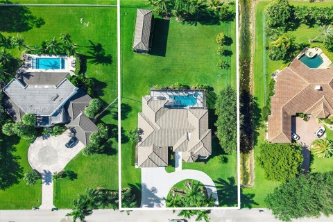 Villa ou maison à vendre à Plantation, Floride: 5 chambres, 424.93 m2 № 2394681 - photo 10