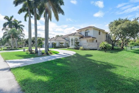 Villa ou maison à vendre à Plantation, Floride: 5 chambres, 424.93 m2 № 2394681 - photo 4