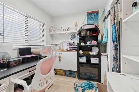 Condo in Saint Petersburg, Florida, 2 bedrooms  № 2222829 - photo 12