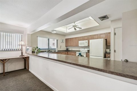Condo in Saint Petersburg, Florida, 2 bedrooms  № 2222829 - photo 30