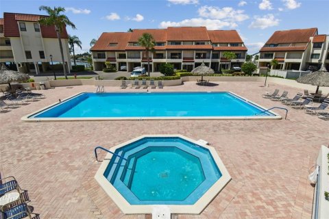 Condo in Saint Petersburg, Florida, 2 bedrooms  № 2222829 - photo 24