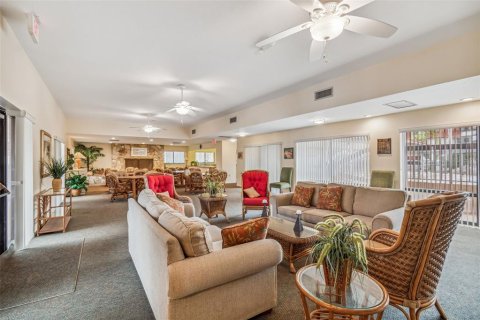 Condo in Saint Petersburg, Florida, 2 bedrooms  № 2222829 - photo 27