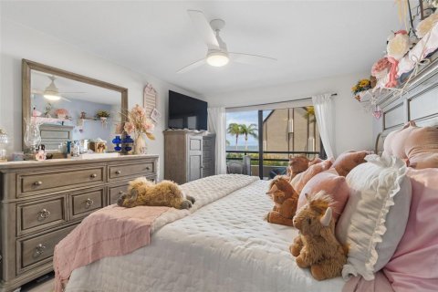 Condo in Saint Petersburg, Florida, 2 bedrooms  № 2222829 - photo 4