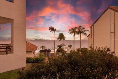 Condo in Saint Petersburg, Florida, 2 bedrooms № 2222829