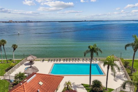 Condo in Saint Petersburg, Florida, 2 bedrooms  № 2222829 - photo 20