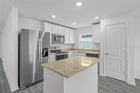 House in Poinciana, Florida 3 bedrooms, 130.16 sq.m. № 1616592 - photo 2