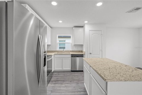 House in Poinciana, Florida 3 bedrooms, 130.16 sq.m. № 1616592 - photo 3