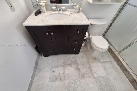 Купить кондоминиум в Дания-Бич, Флорида 2 спальни, 106.28м2, № 2051920 - фото 12