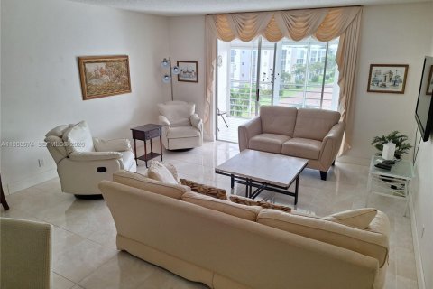 Купить кондоминиум в Дания-Бич, Флорида 2 спальни, 106.28м2, № 2051920 - фото 6