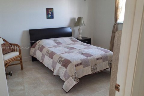 Купить кондоминиум в Дания-Бич, Флорида 2 спальни, 106.28м2, № 2051920 - фото 14