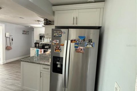 House in Holiday, Florida 3 bedrooms, 110.65 sq.m. № 1720833 - photo 5