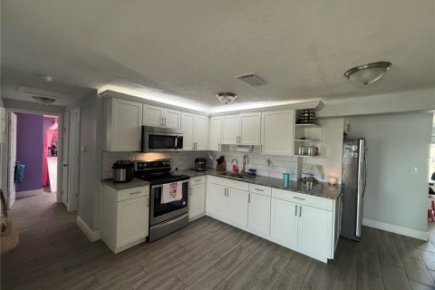 House in Holiday, Florida 3 bedrooms, 110.65 sq.m. № 1720833 - photo 6