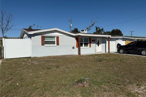 House in Holiday, Florida 3 bedrooms, 110.65 sq.m. № 1720833 - photo 1