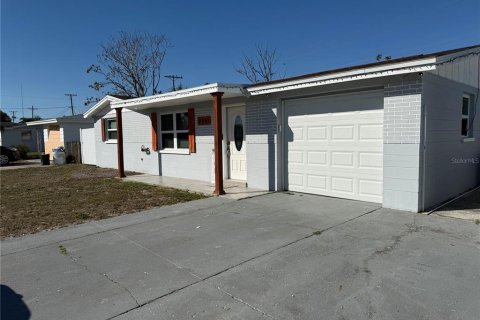 House in Holiday, Florida 3 bedrooms, 110.65 sq.m. № 1720833 - photo 2