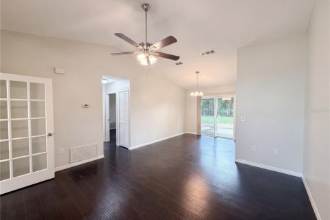 House in Orlando, Florida 2 bedrooms, 88.54 sq.m. № 2116132 - photo 3