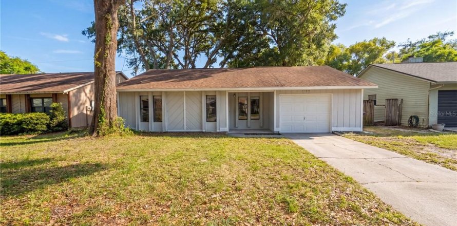 House in Orlando, Florida 2 bedrooms, 88.54 sq.m. № 2116132