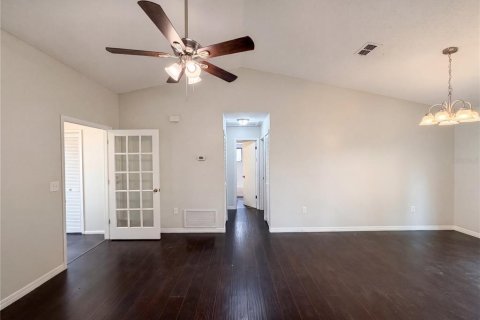 House in Orlando, Florida 2 bedrooms, 88.54 sq.m. № 2116132 - photo 12