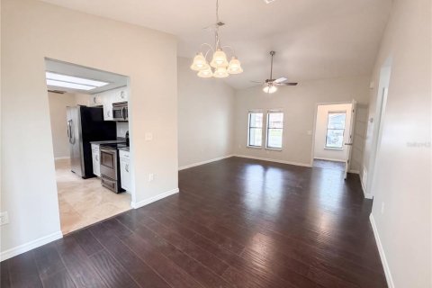 House in Orlando, Florida 2 bedrooms, 88.54 sq.m. № 2116132 - photo 7