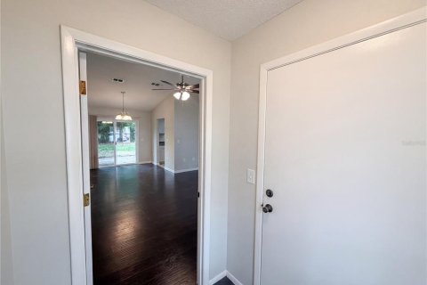 House in Orlando, Florida 2 bedrooms, 88.54 sq.m. № 2116132 - photo 17