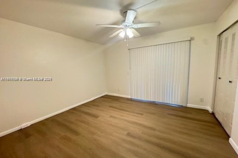 Condominio en alquiler en Pembroke Pines, Florida, 1 dormitorio, 63.64 m2 № 1972205 - foto 7