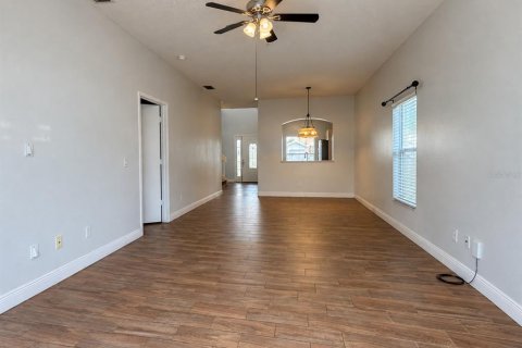 Villa ou maison à vendre à Kissimmee, Floride: 4 chambres, 180.04 m2 № 2411632 - photo 9