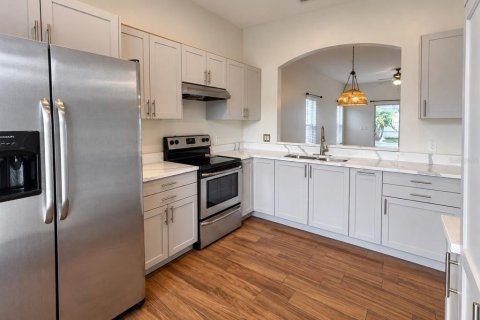 Villa ou maison à vendre à Kissimmee, Floride: 4 chambres, 180.04 m2 № 2411632 - photo 6