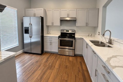 Villa ou maison à vendre à Kissimmee, Floride: 4 chambres, 180.04 m2 № 2411632 - photo 5